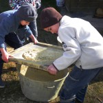 tamisage de l'argile au retour de la carrière