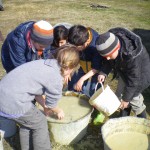 mélange de l'argile et de l'eau au retour de la carrière